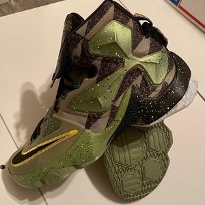 Rare Nike Lebron James XIII Men's Shoes *NWOT